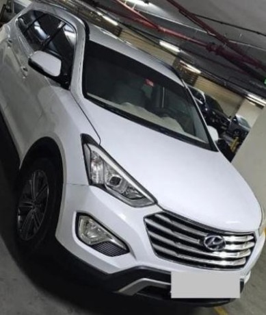 hyundai-grand-santa-fe-big-0