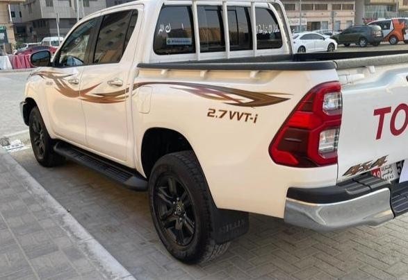 toyota-hilux-big-1