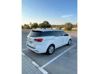 Kia carnival