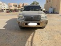 toyota-land-cruiser-gxr-small-0