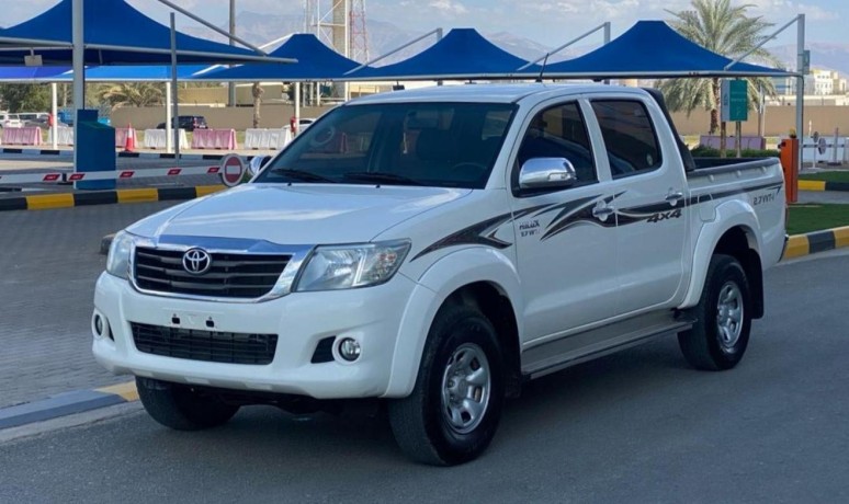 toyota-hilux-big-0