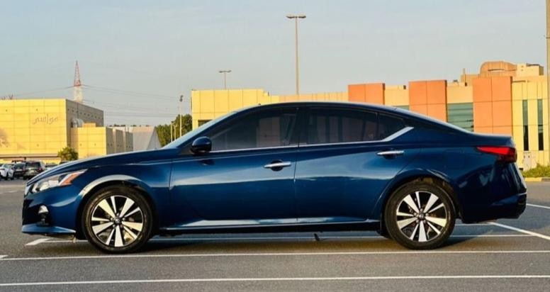 nissan-altima-big-3