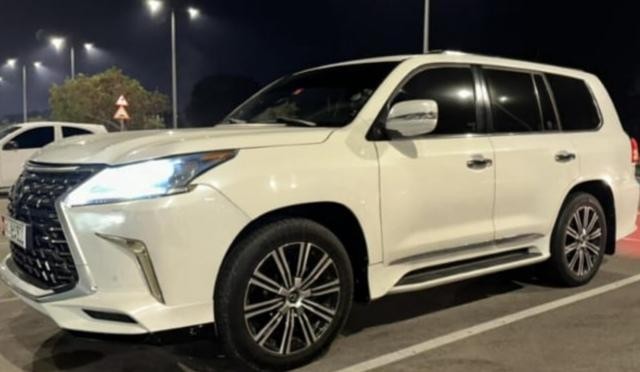 lexus-lx570-big-0