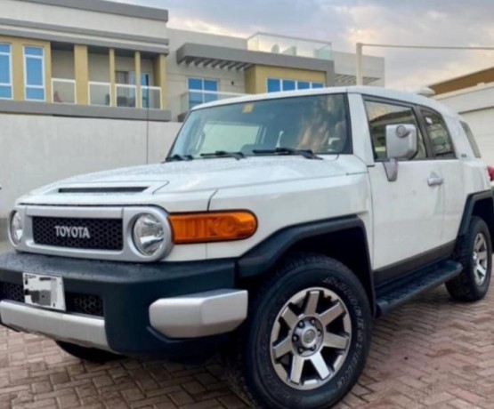 toyota-fj-cruiser-big-0