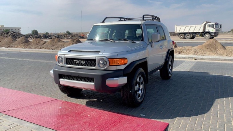 toyota-fj-cruiser-big-0