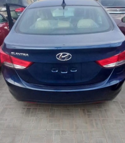 hyundai-elantra-big-3