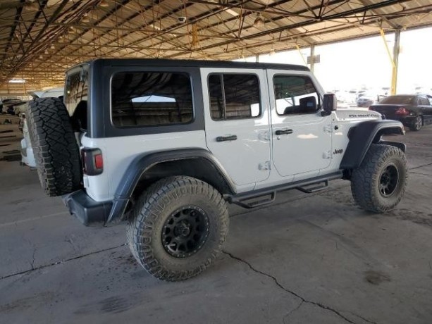 2019-jeep-wrangler-big-2