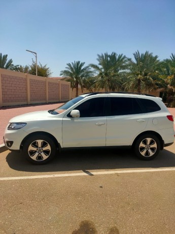 hyundai-santafe-2012-gcc-big-0