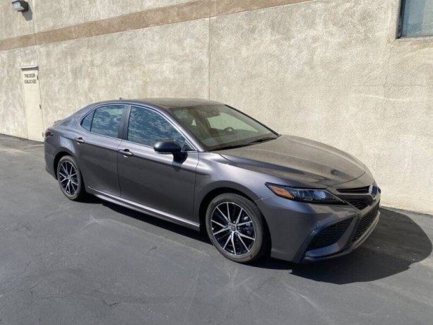 toyota-camry-2020-big-1