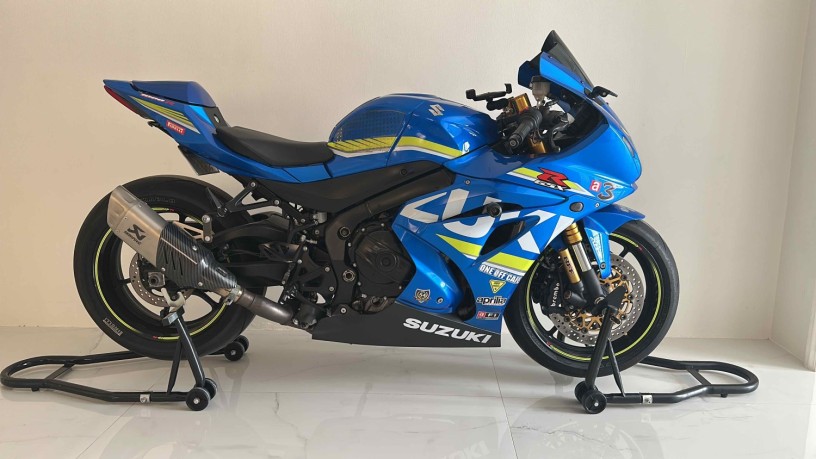 suzuki-gsxr1000r-big-0