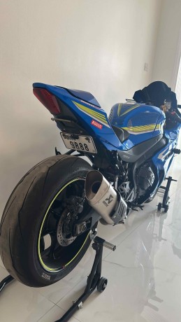 suzuki-gsxr1000r-big-2