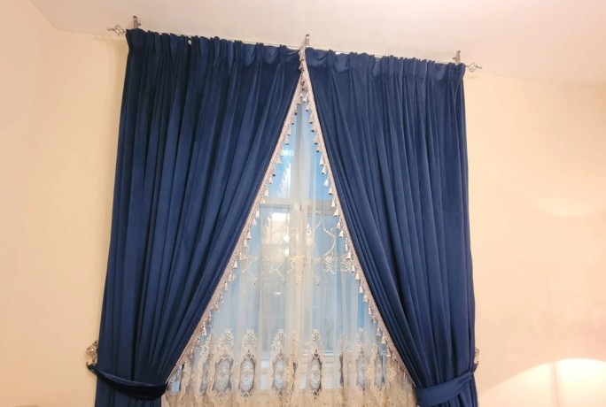 blue-velvet-curtains-big-0