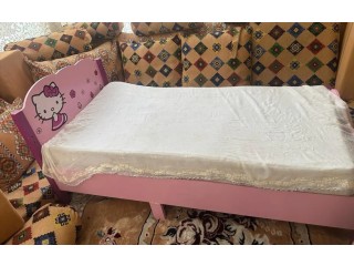 Single person bed