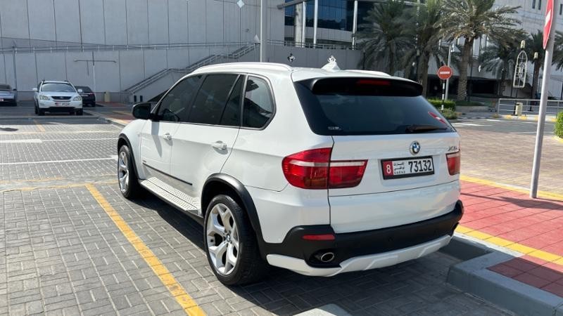 bmw-x5-2010-big-1