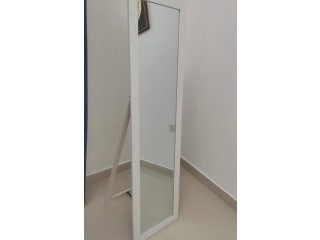 Mirror stand
