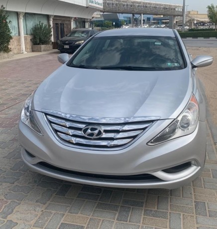 hyundai-sonata-2011-big-0