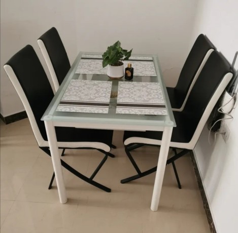 4-person-dining-table-big-0