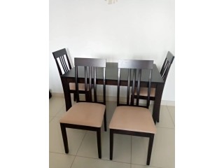 4 person dining table