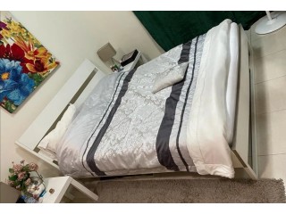 Queen size bed