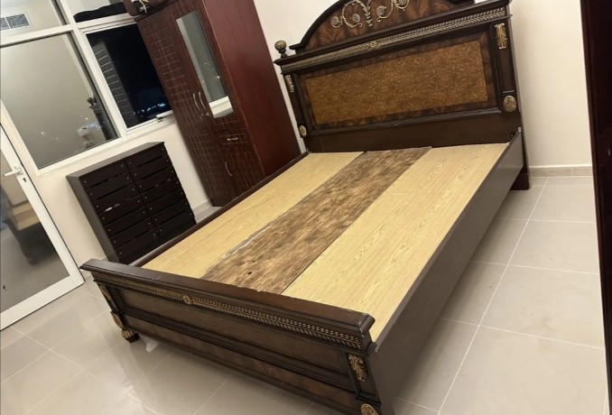 wooden-bed-big-0