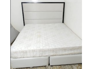 King size bed