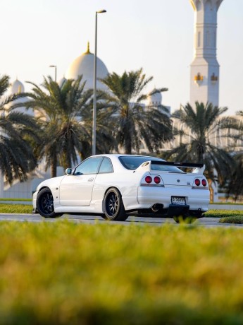 nissan-skyline-r33-1996-big-6