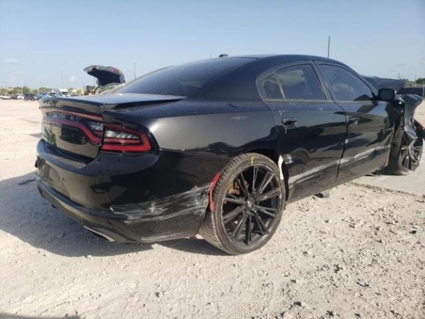 dodge-charger-sxt-2019-big-5