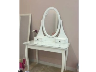 Wooden dressing table