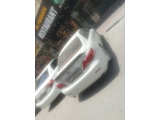 Toyota Aurion 2011 White color full option key less entry sun roof free of excdent  only 190,000  km