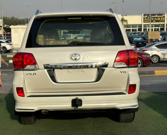 toyota-land-cruiser-vxr-2014-big-3