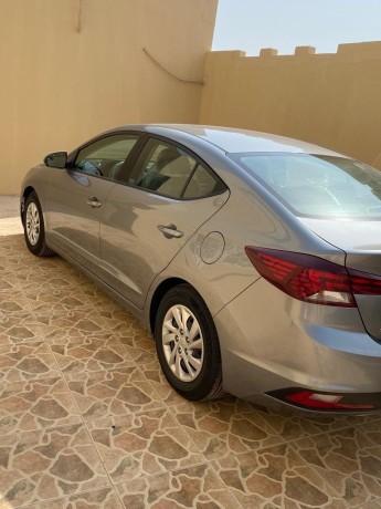 hyundai-elantra-se-2019-big-5