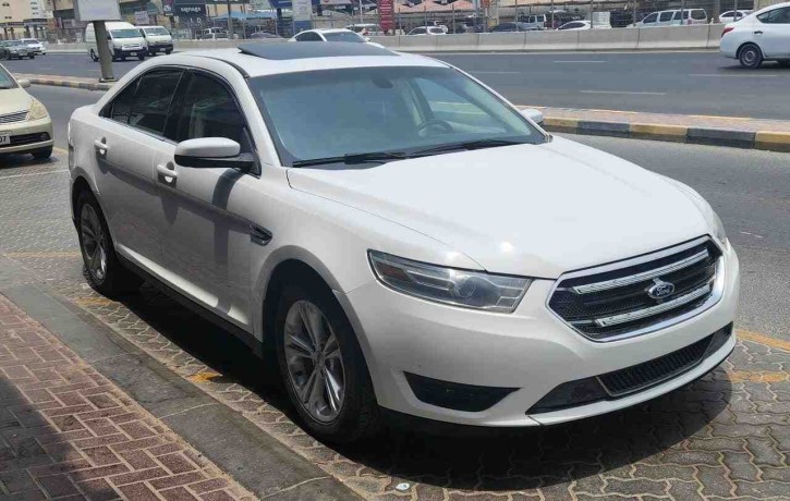 ford-taurus-2013-big-2