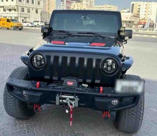 jeep-wrangler-sahara-2015-big-0