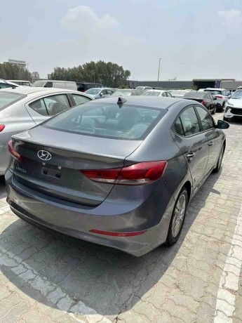 hyundai-elantra-2018-big-0