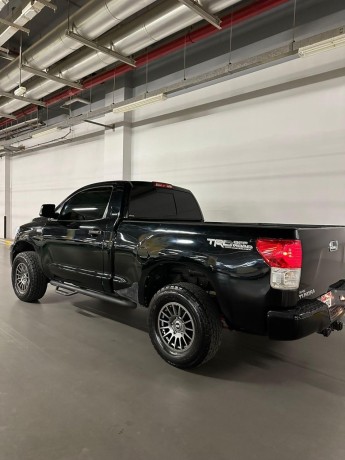 toyota-tundra-2011-big-4