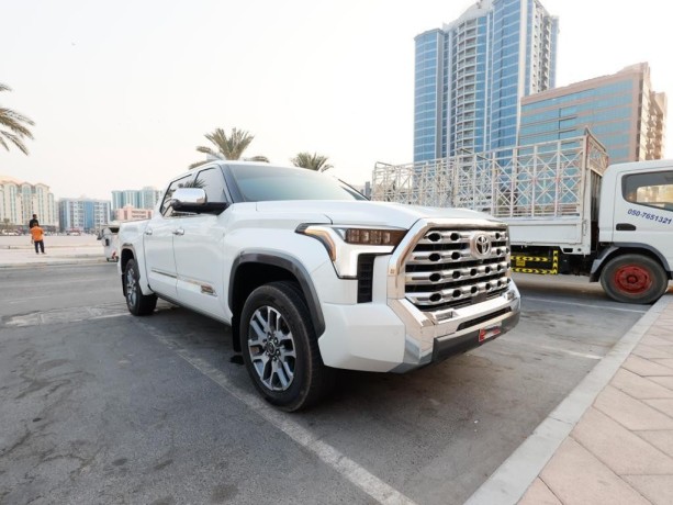 toyota-tundra-2022-big-0