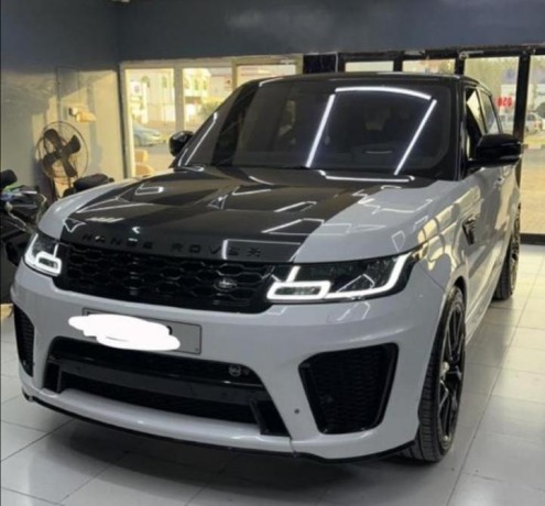 land-rover-svr-2016-big-0