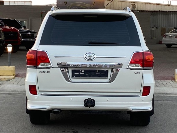 toyota-land-cruiser-gxr-2014-big-7