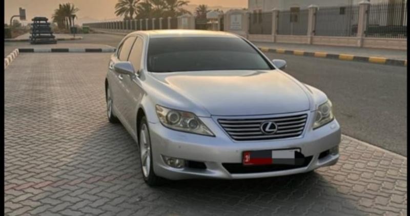 lexus-ls-460l-2010-big-0