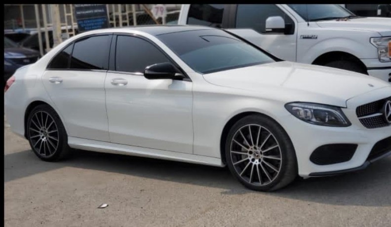 mercedes-c300-2018-big-0