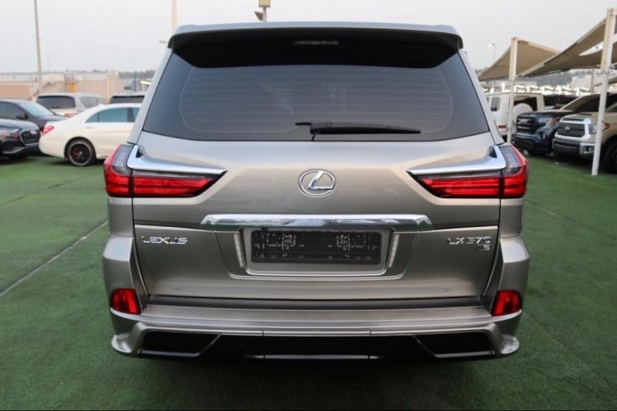 lexus-lx-570-2018-big-0