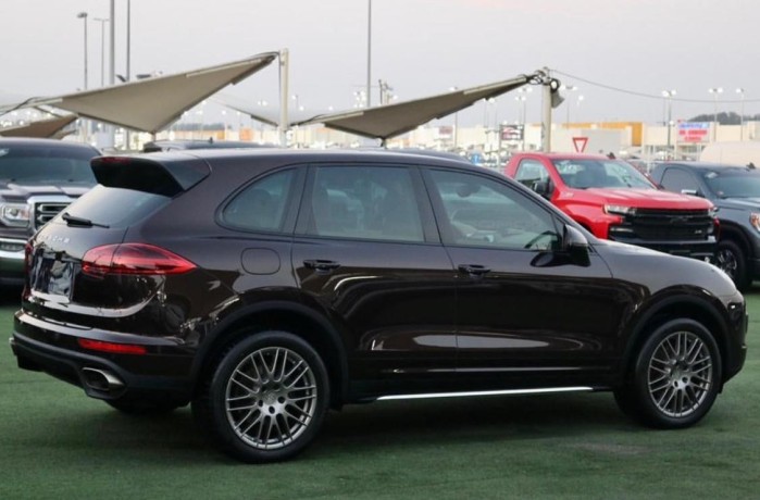 porsche-cayenne-2016-big-0