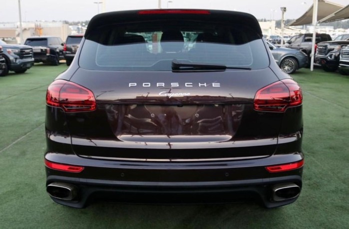 porsche-cayenne-2016-big-1