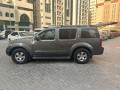 nissan-pathfinder-2005-small-0