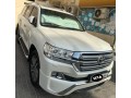 toyota-land-cruiser-2016-small-0