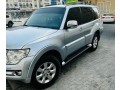 mitsubishi-pajero-2016-small-0