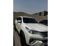 toyota-fortuner-2017-small-0