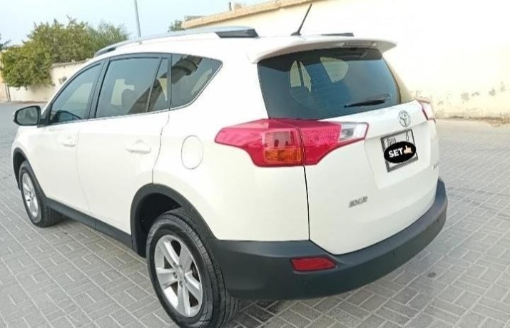 toyota-rav4-2013-big-0