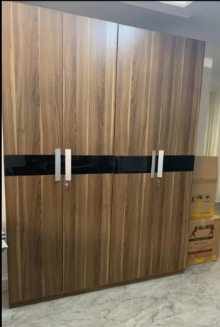 wooden-wardrobe-big-0