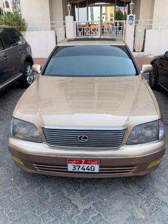 lexus-ls400-1999-big-4